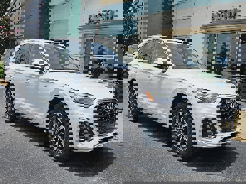 Certified 2025 Audi Q5 2.0T Premium Plus w/ Premium Plus Package image 1