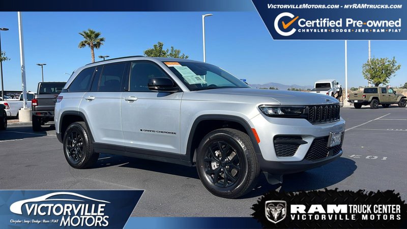 Certified 2024 Jeep Grand Cherokee Altitude image 1