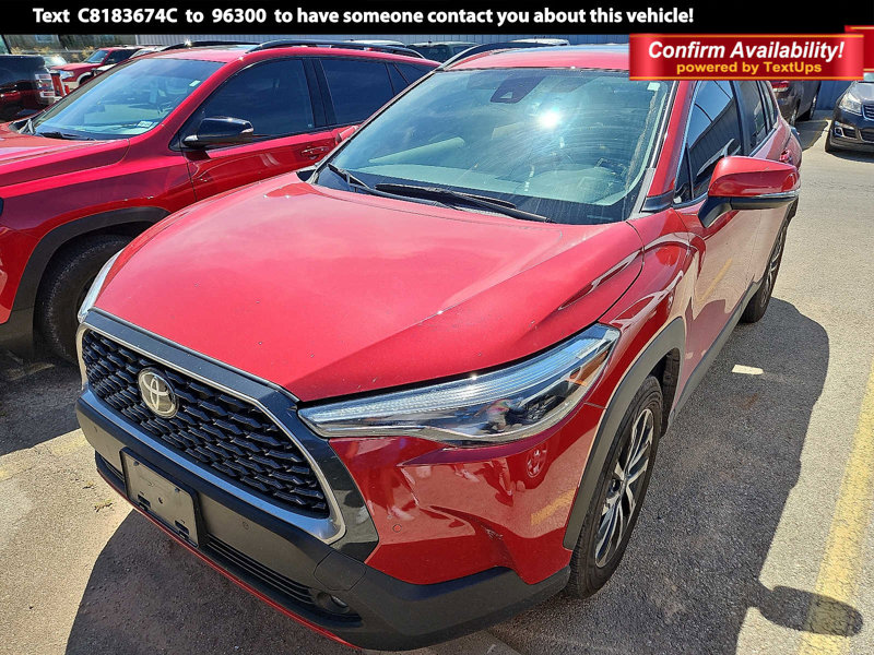 Used 2022 Toyota Corolla Cross XLE image 1