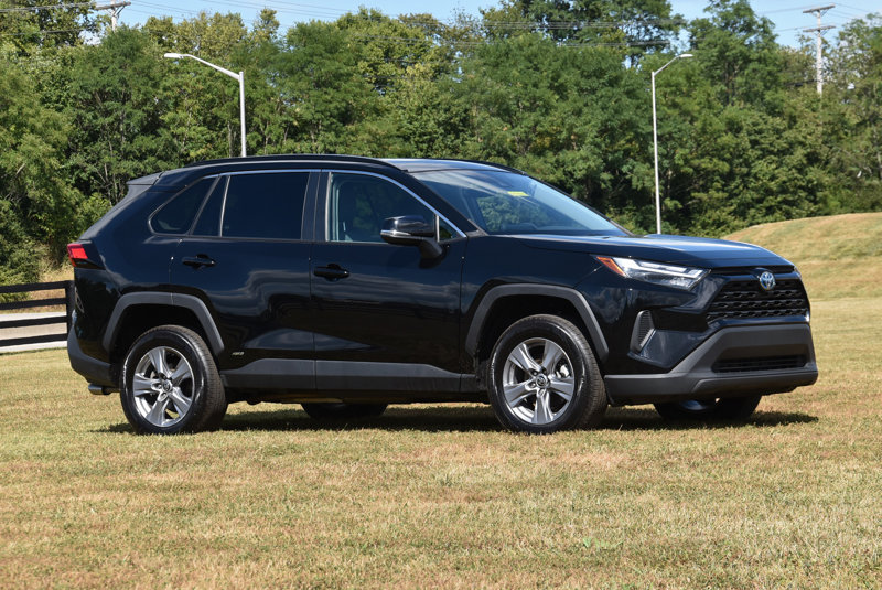 Certified 2022 Toyota RAV4 XLE image 1