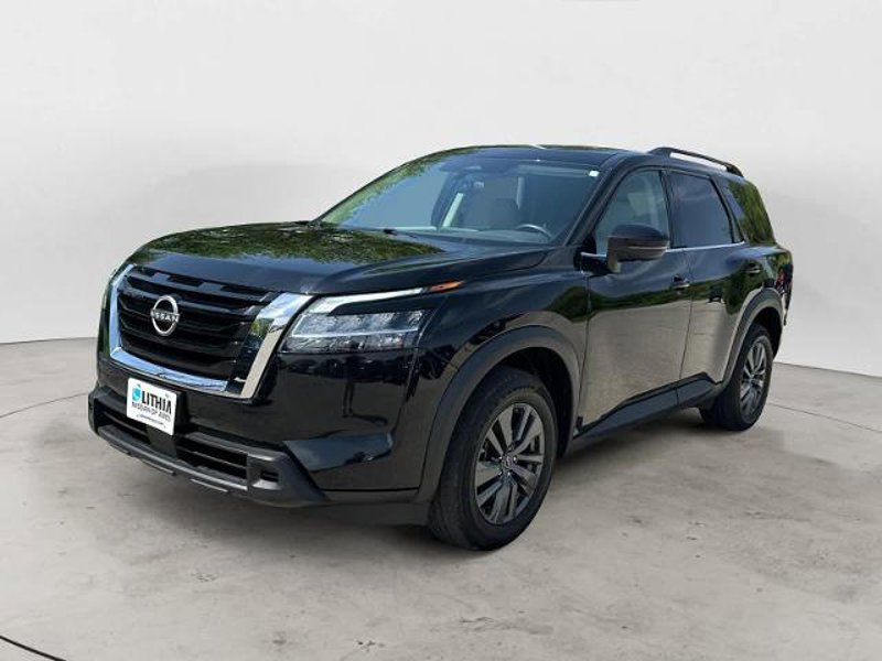 Certified 2022 Nissan Pathfinder SV image 1