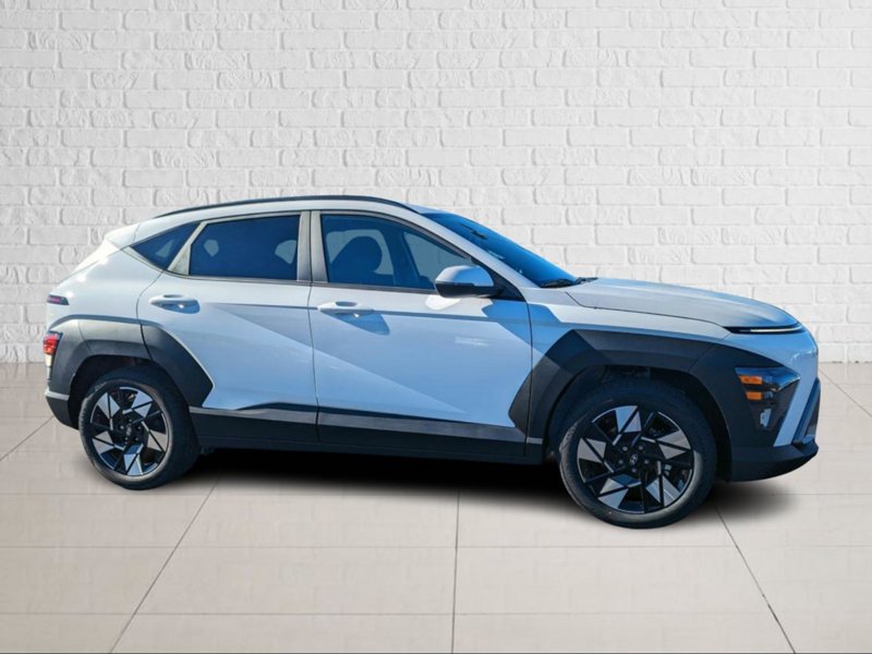 Certified 2024 Hyundai Kona SEL w/ Convenience Package image 1