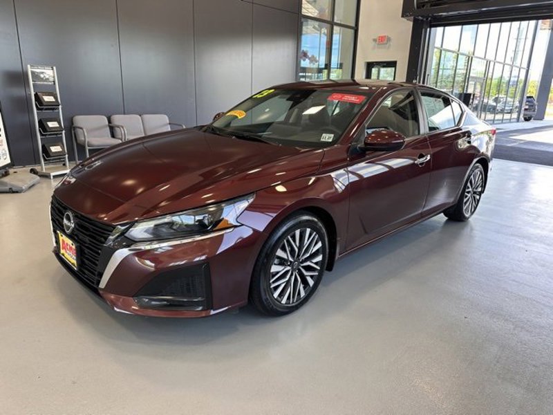 Certified 2023 Nissan Altima 2.5 SV w/ SV Premium Package image 1
