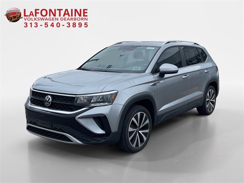Certified 2022 Volkswagen Taos SE image 1