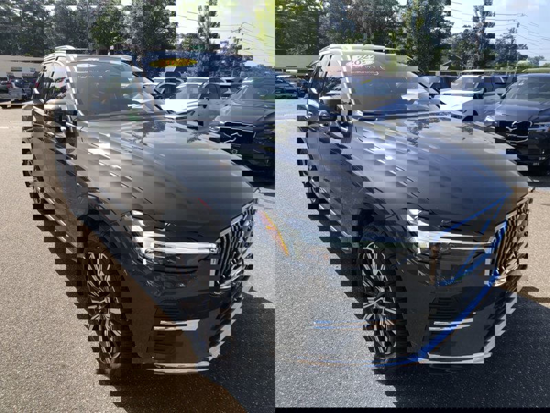 Certified 2022 Volvo XC60 B5 Inscription w/ Advanced Package image 1