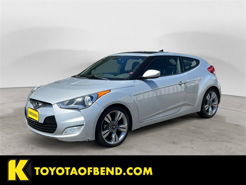 Used 2013 Hyundai Veloster w/ Tech Pkg image 1