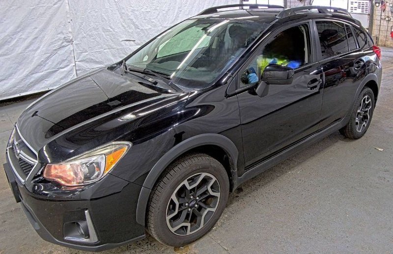 Used 2017 Subaru Crosstrek 2.0i Premium image 1