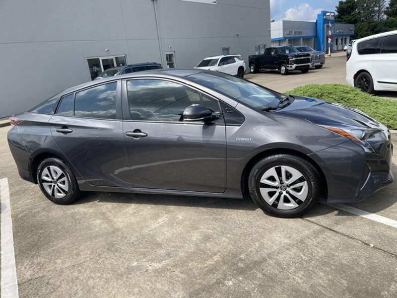Used 2018 Toyota Prius Three image 1