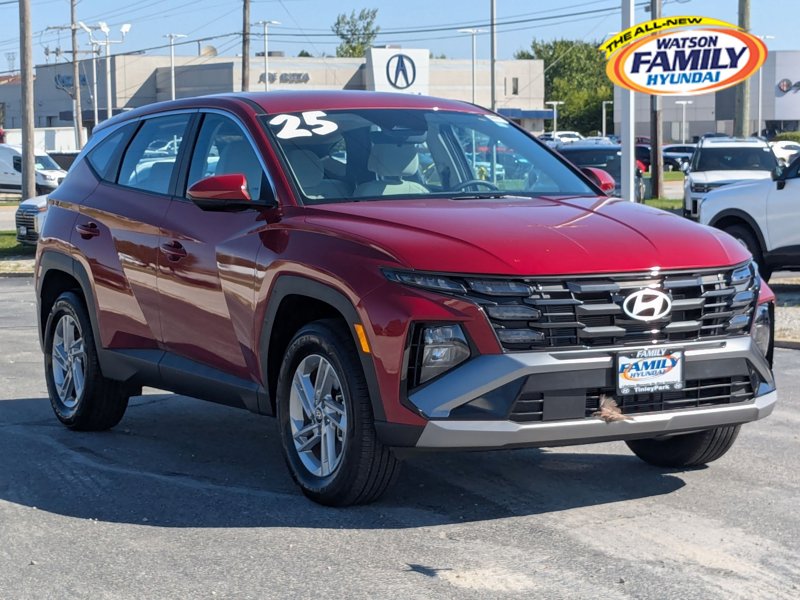 Certified 2025 Hyundai Tucson SE image 1
