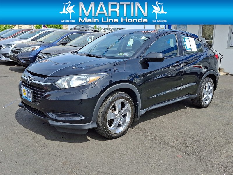 Used 2017 Honda HR-V LX image 1