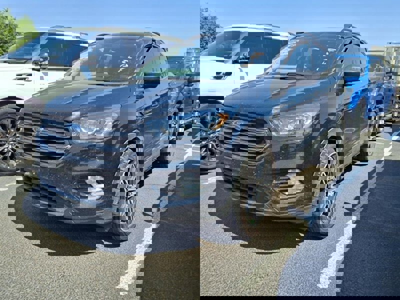 Used 2019 Ford Escape SEL image 1