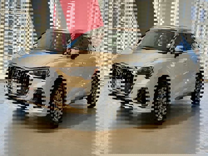 Certified 2022 Audi Q3 2.0T Premium image 1