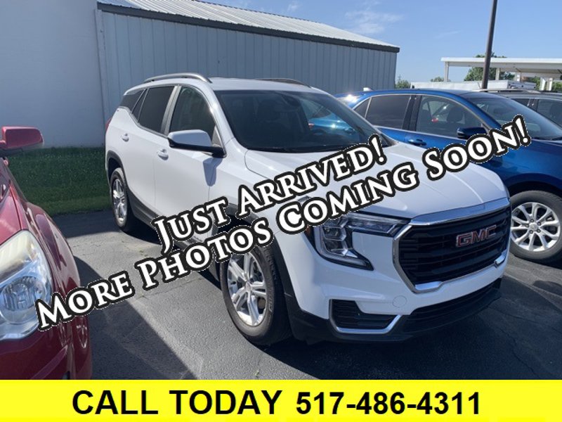 Used 2022 GMC Terrain SLE w/ Driver Convenience Package image 1