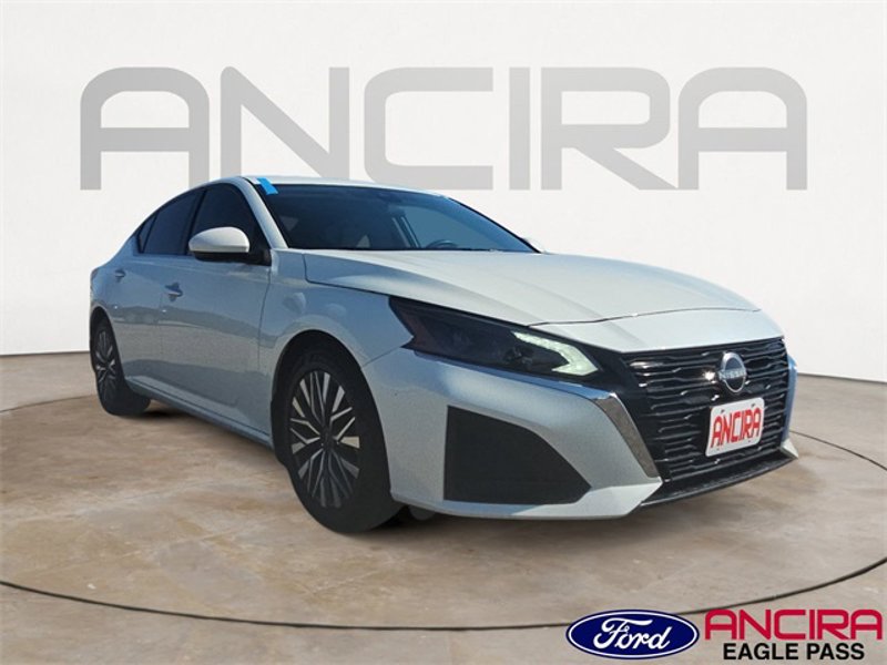 Used 2023 Nissan Altima 2.5 SV image 1