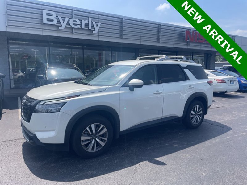 Certified 2024 Nissan Pathfinder SL w/ Black Appearance Package image 1