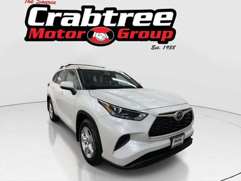 Certified 2022 Toyota Highlander L image 1