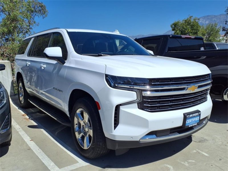 Certified 2024 Chevrolet Suburban LT image 1