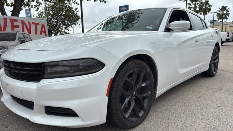 Used 2019 Dodge Charger SXT image 1