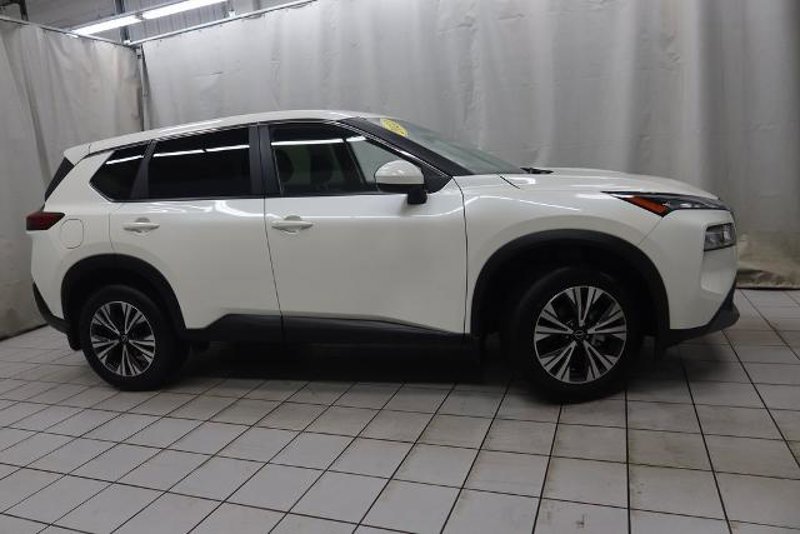 Certified 2023 Nissan Rogue SV image 1