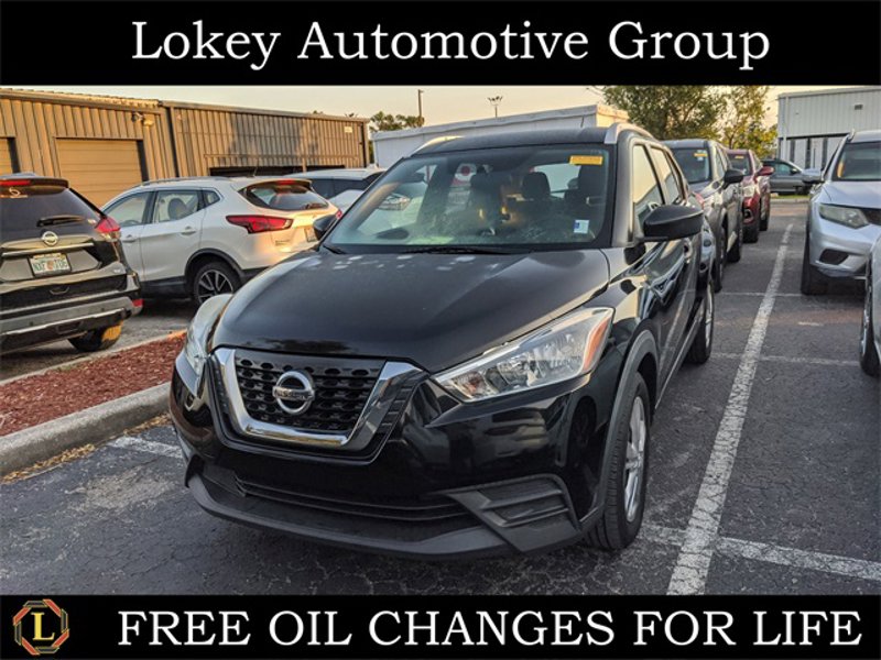 Certified 2019 Nissan Kicks S image 1