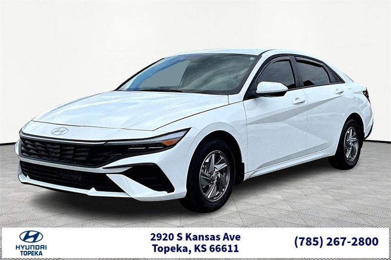Certified 2025 Hyundai Elantra SE image 1