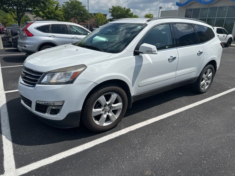 Used 2017 Chevrolet Traverse LT w/ Style and Technology Package image 1