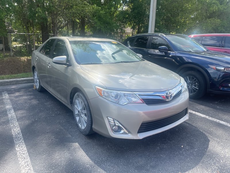 Used 2014 Toyota Camry XLE image 1