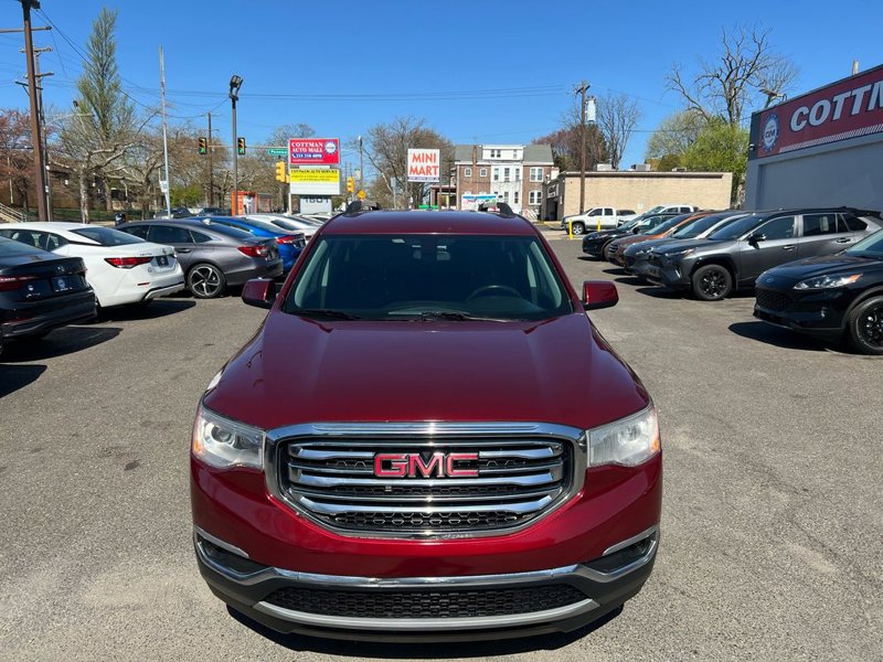 Used 2017 GMC Acadia SLE image 1