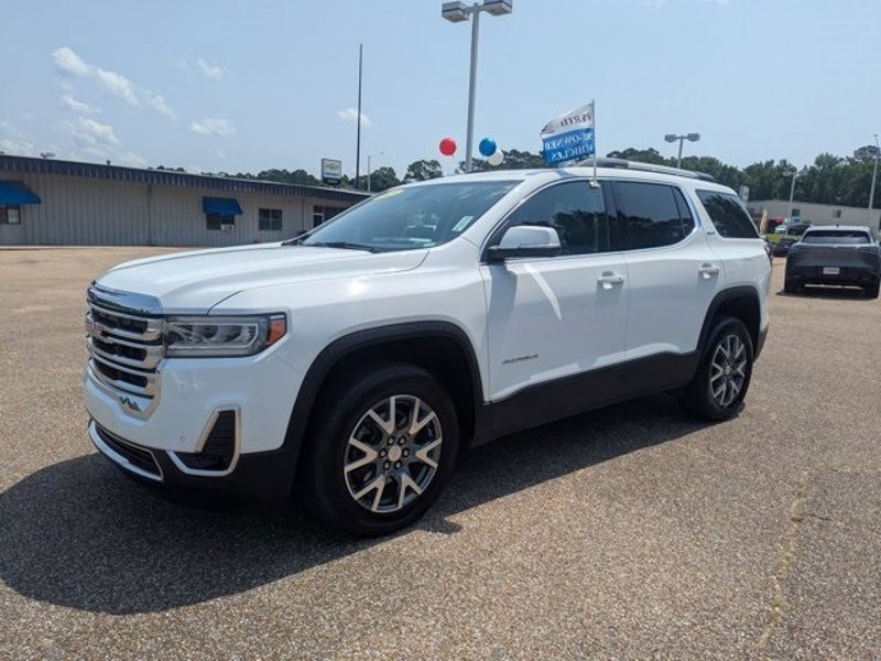 Certified 2023 GMC Acadia SLT image 1