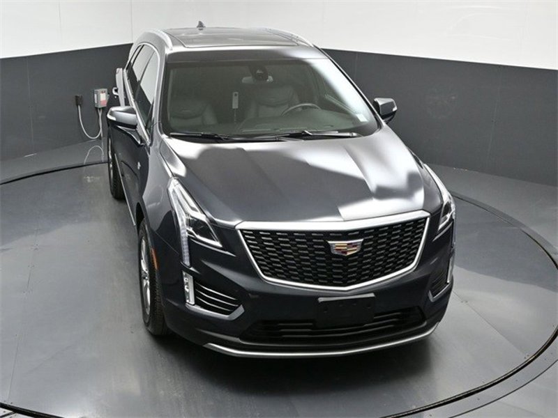 Certified 2022 Cadillac XT5 Premium Luxury image 1
