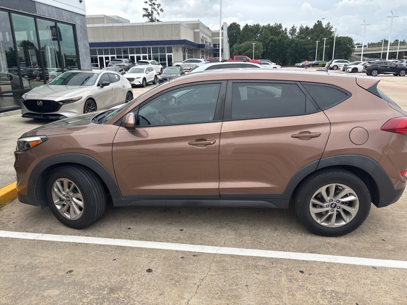 Used 2017 Hyundai Tucson SE image 1