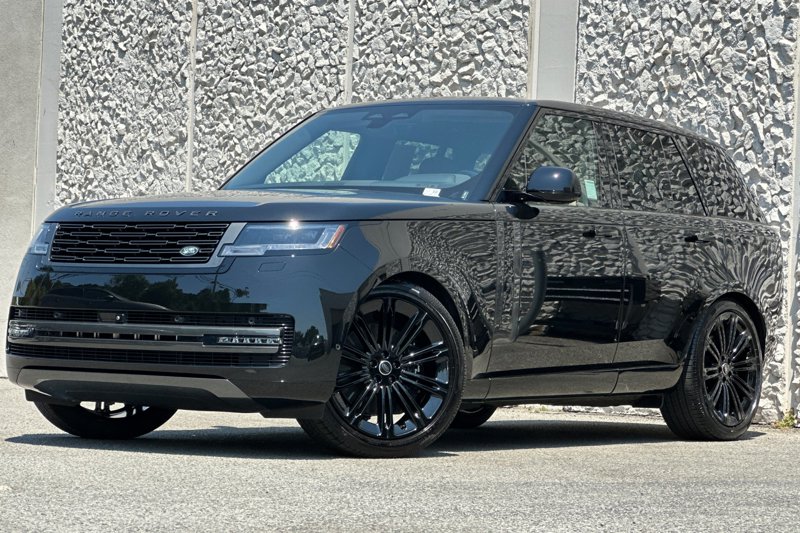 Certified 2025 Land Rover Range Rover SE image 1