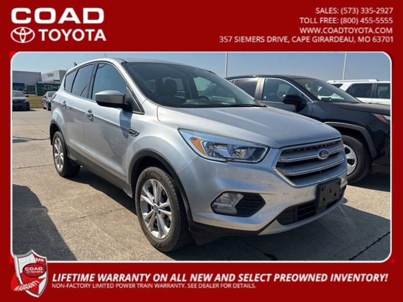Used 2019 Ford Escape SE image 1