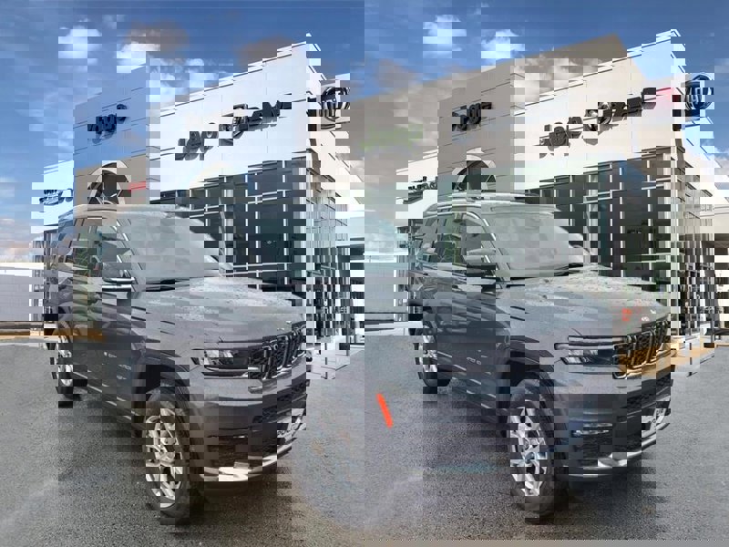Used 2022 Jeep Grand Cherokee L Limited w/ Luxury Tech Group II image 1
