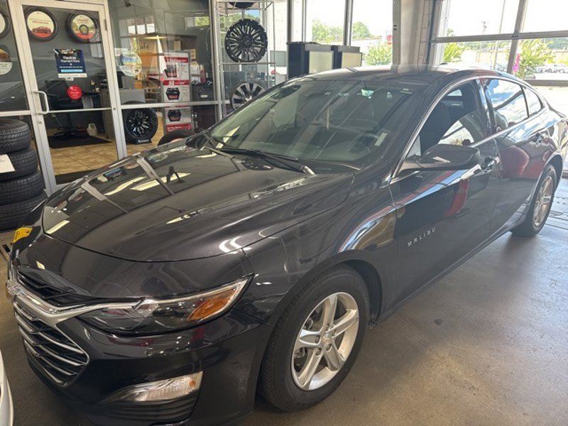 Used 2022 Chevrolet Malibu LS image 1