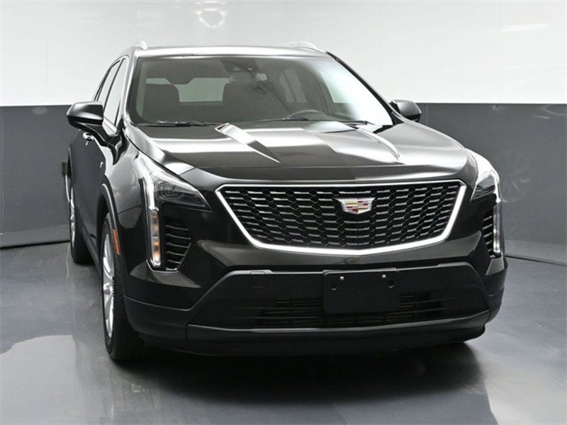 Certified 2023 Cadillac XT4 Luxury w/ Cold Weather Package image 1