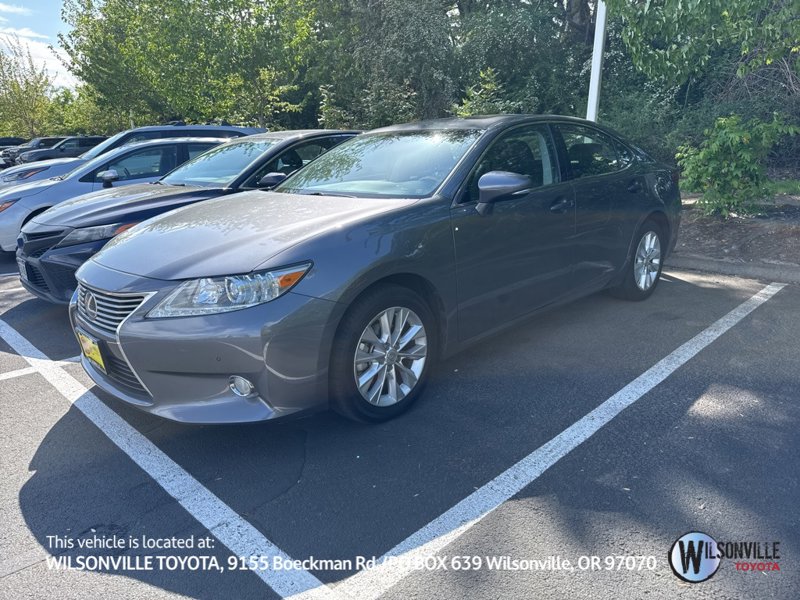 Used 2013 Lexus ES 300h image 1