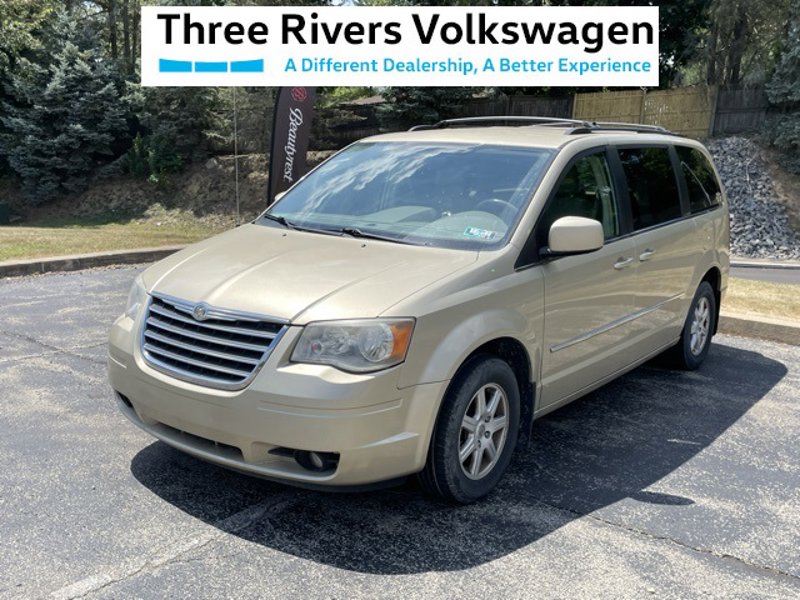 Used 2010 Chrysler Town & Country Touring image 1
