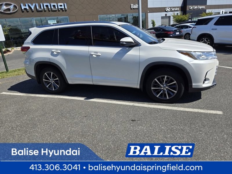 Used 2018 Toyota Highlander XLE image 1