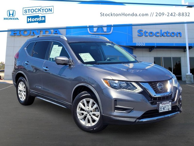 Used 2018 Nissan Rogue SV image 1