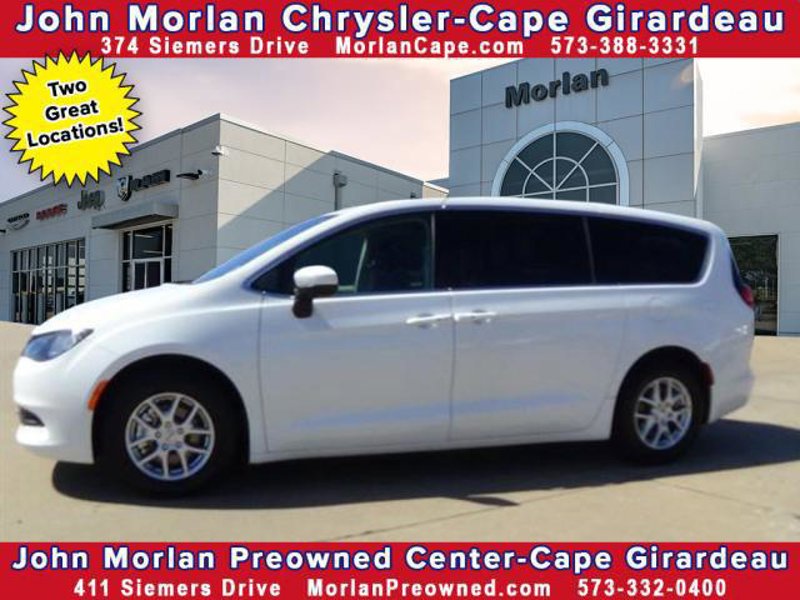Certified 2023 Chrysler Voyager LX image 1