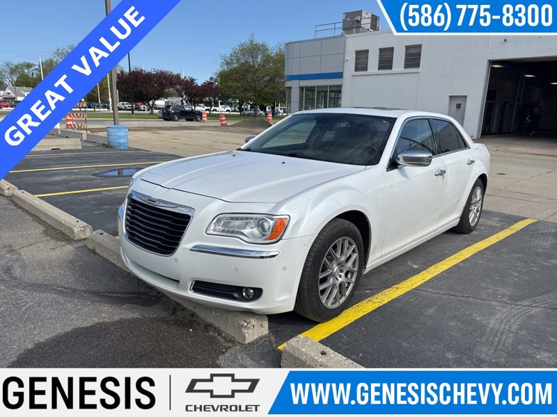 Used 2011 Chrysler 300 Limited image 1