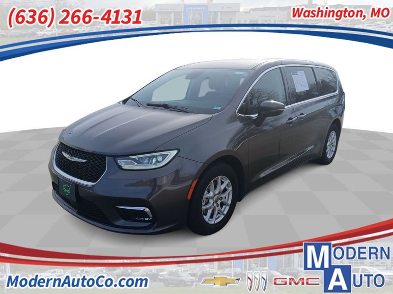 Used 2023 Chrysler Pacifica Touring-L image 1