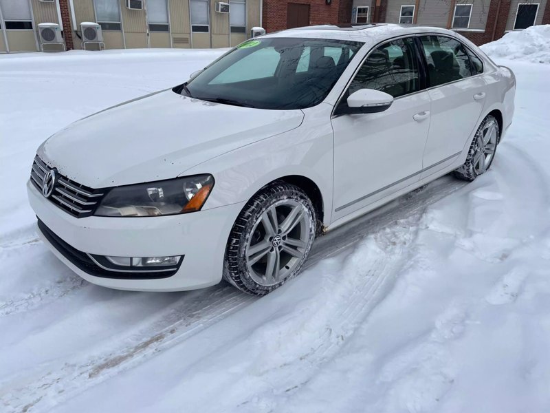 Used 2012 Volkswagen Passat TDI SEL Premium image 1