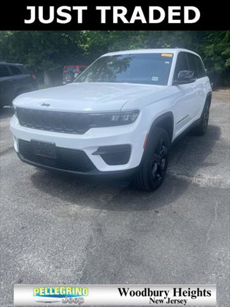 Certified 2022 Jeep Grand Cherokee Altitude image 1