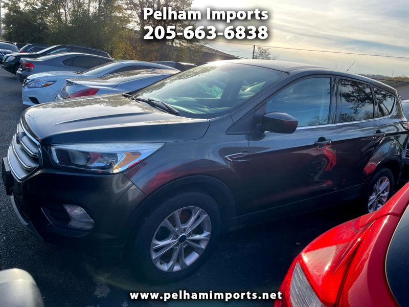 Used 2017 Ford Escape SE image 1