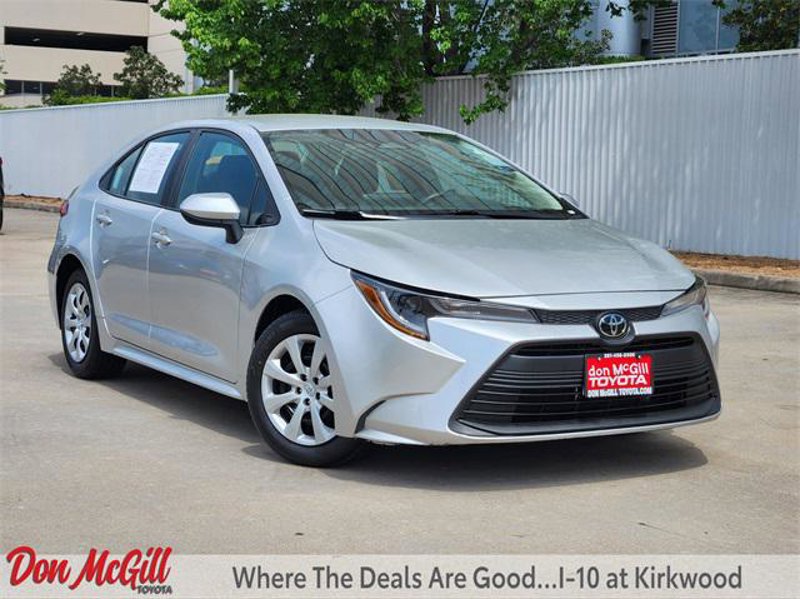 Used 2023 Toyota Corolla LE image 1