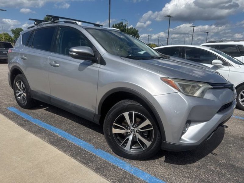 Used 2016 Toyota RAV4 XLE image 1