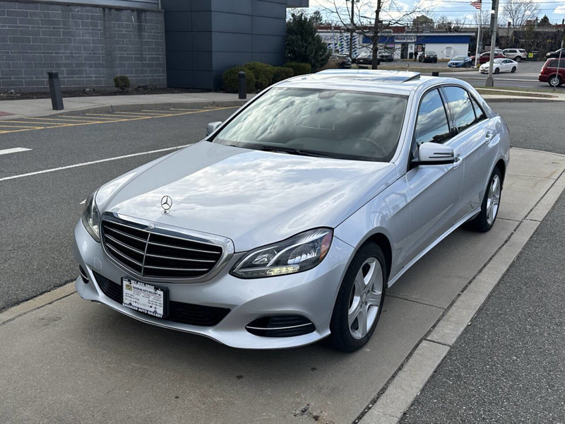 Used 2014 Mercedes-Benz E 250 BlueTEC 4MATIC Sedan image 1