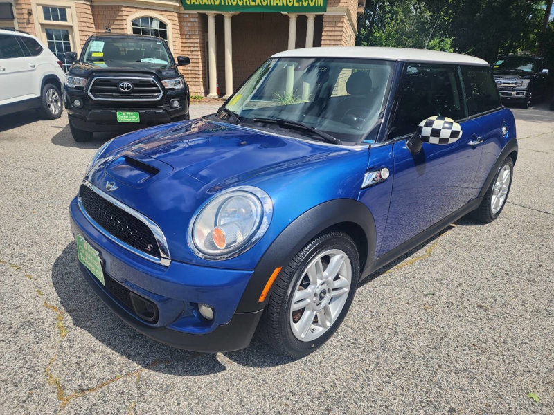 Used 2013 MINI Cooper S image 1